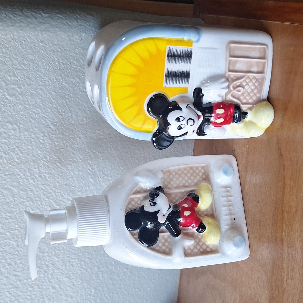 Vintage 80s Disney Retro Jukebox Mickey Mouse bathroom set by Jackson 1988